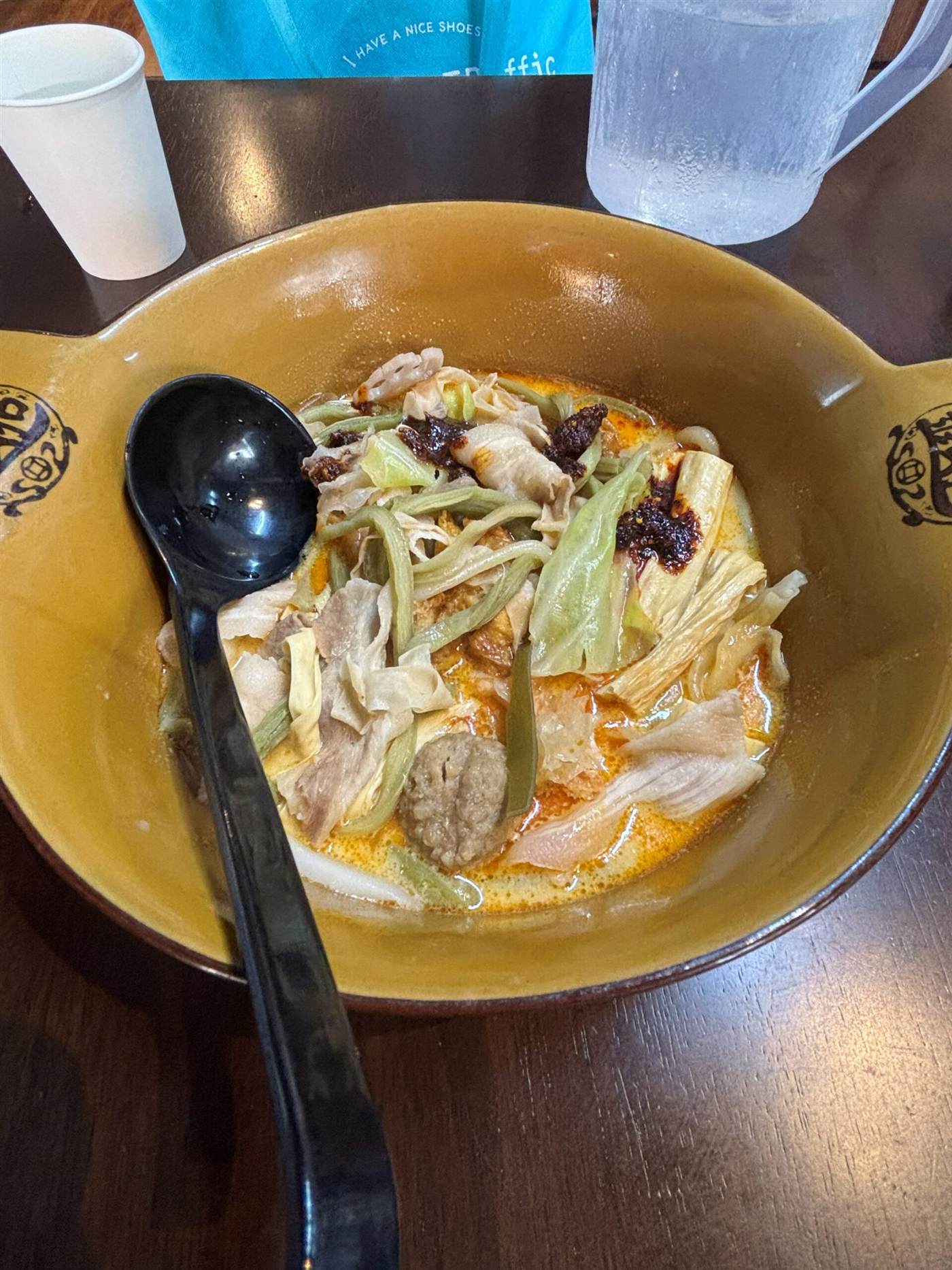 中華料理 麻辣湯の完成した一杯(湯葉たっぷりの本格薬膳スープ)